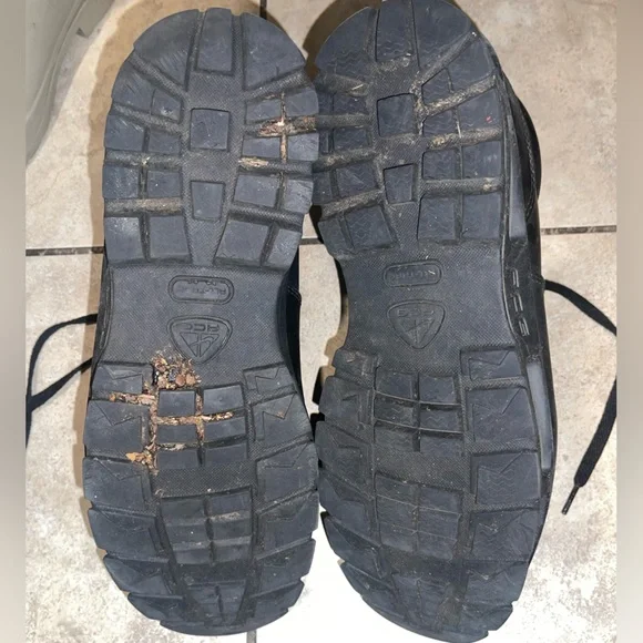 NIKE AIRMAX BOOTS WITH RED WING SOLES - Picture 5 of 8